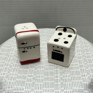 Vintage Style Salt and Pepper Shakers